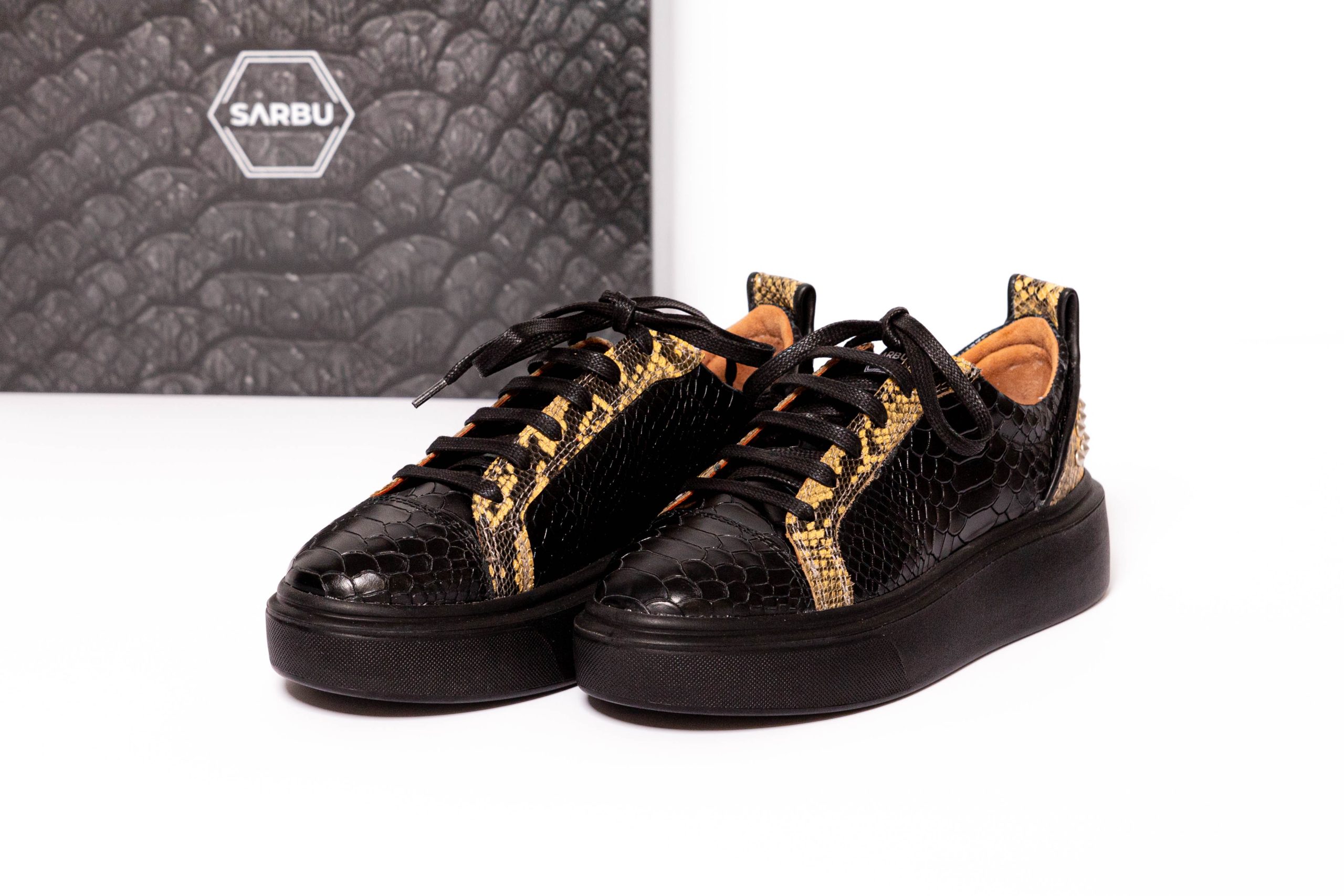 Low sneakers LB101/05