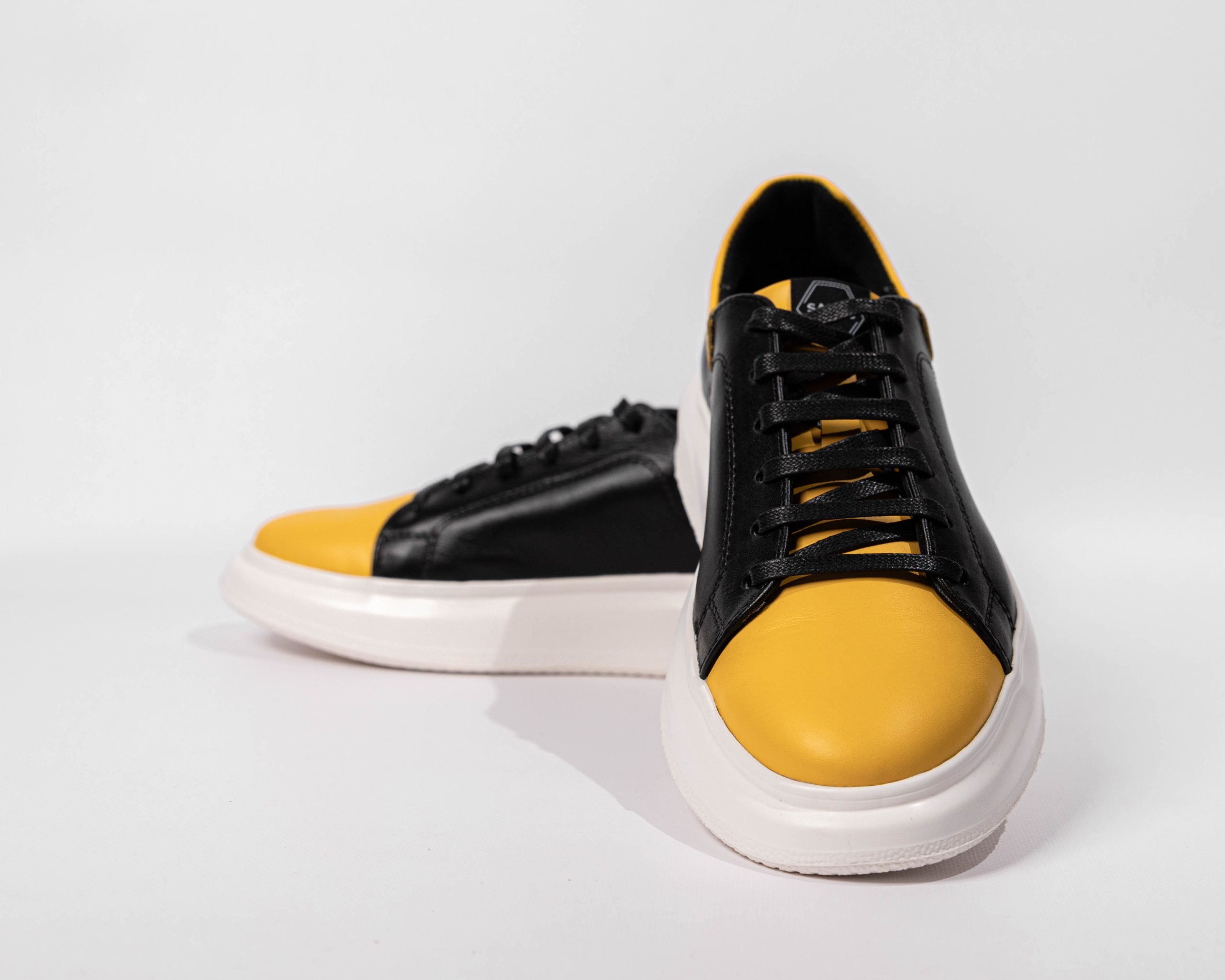 Low sneakers AM100-07