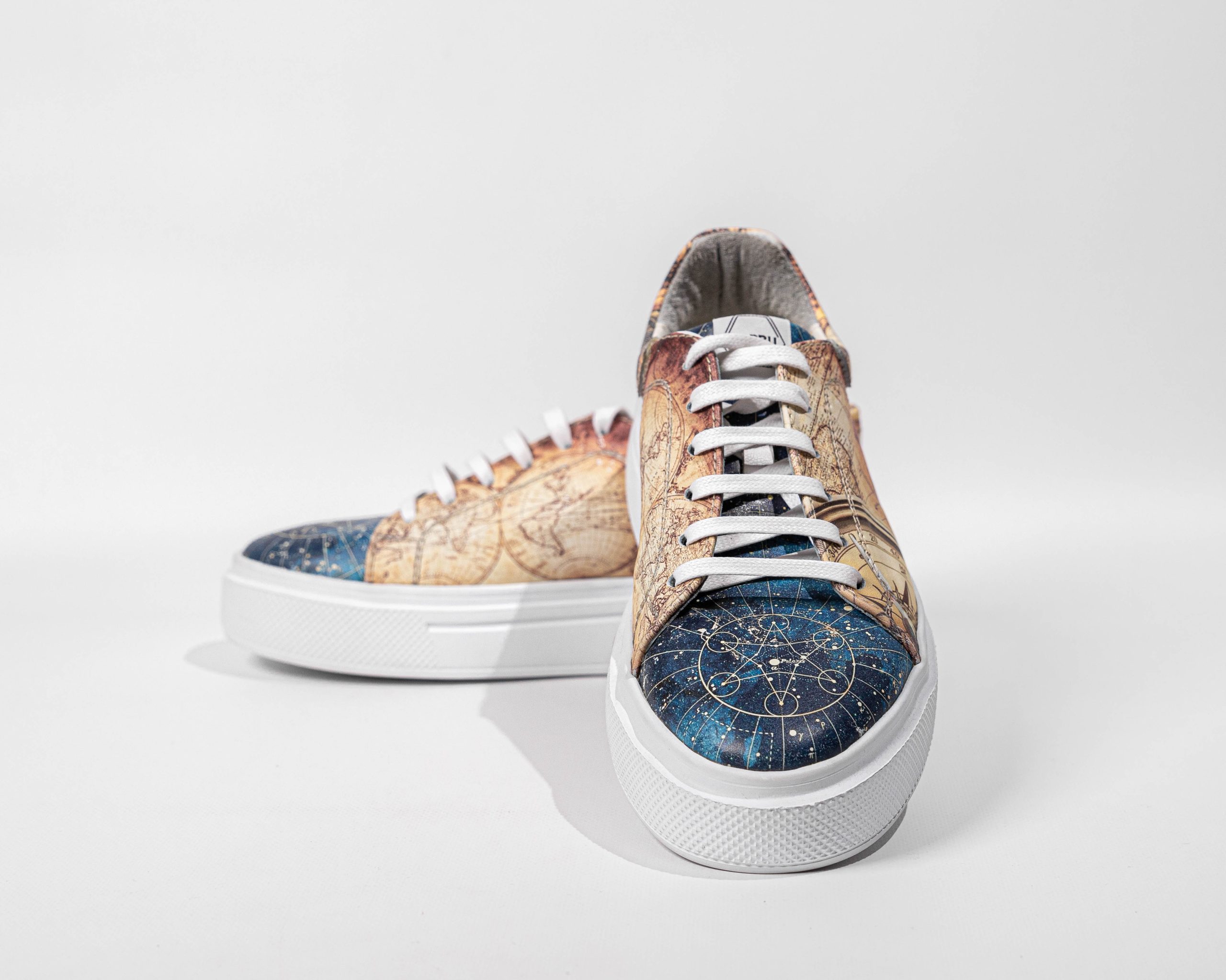 Low sneakers A80-102/02