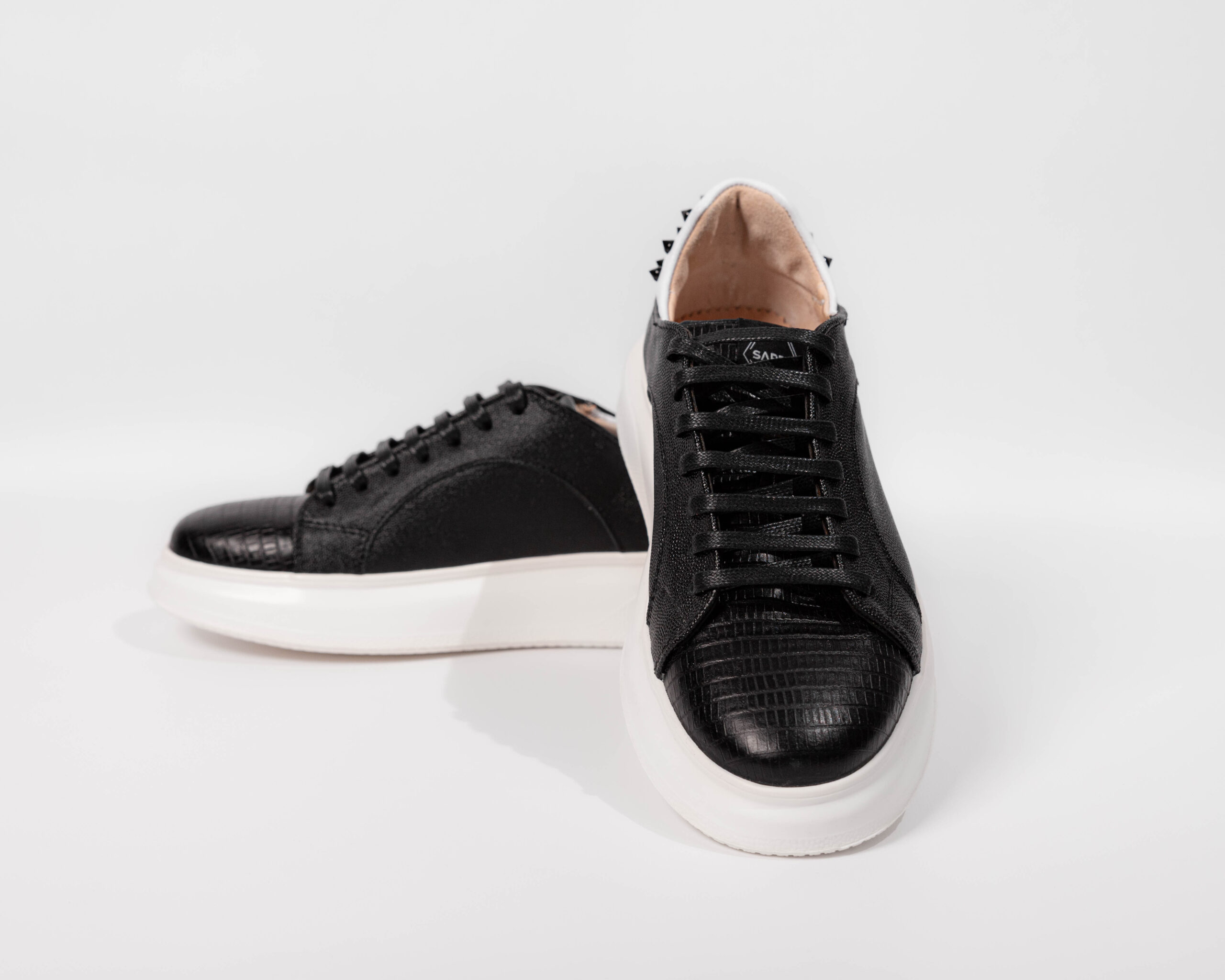 Low sneakers TFD100-01