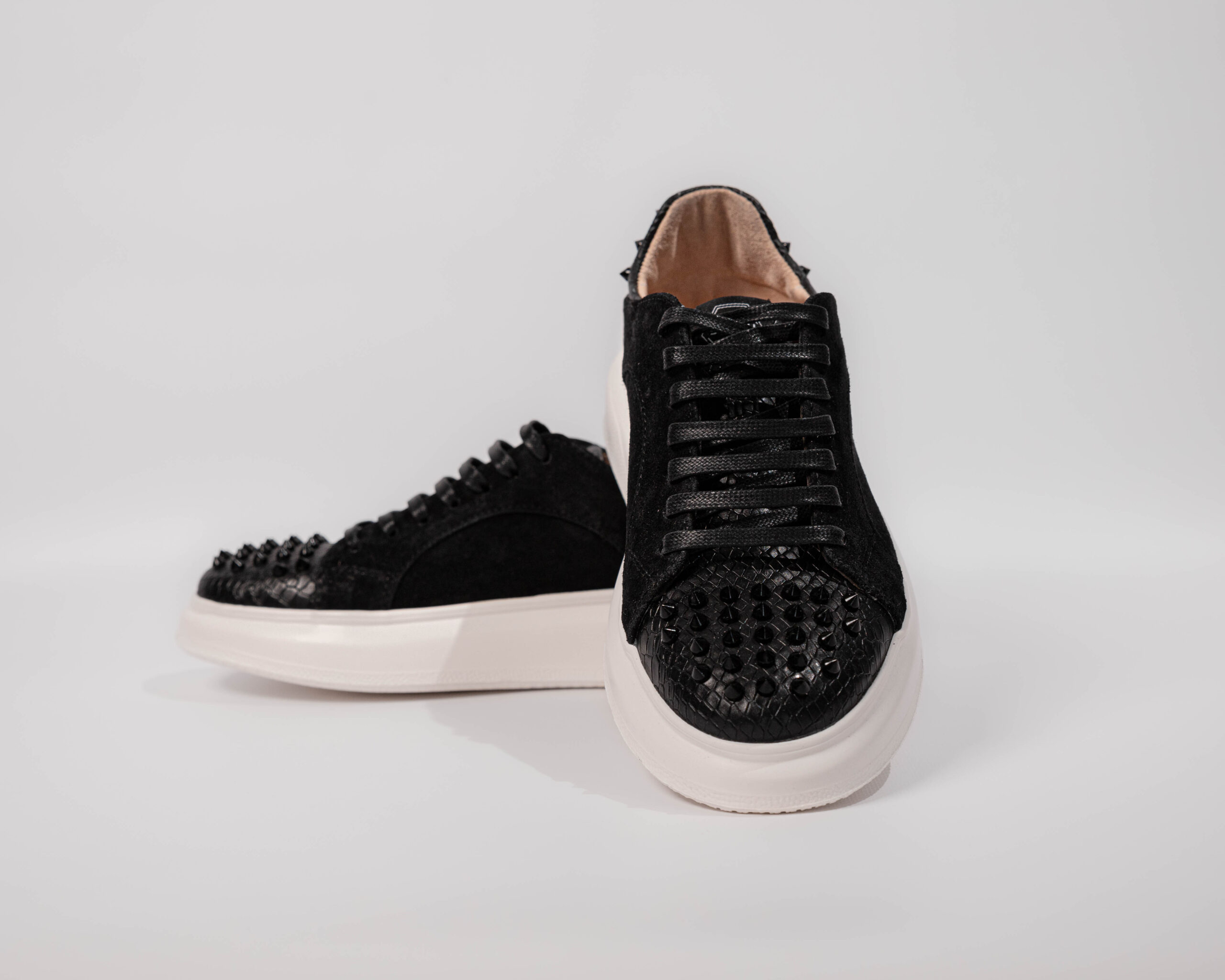 Low sneakers TFD100-02