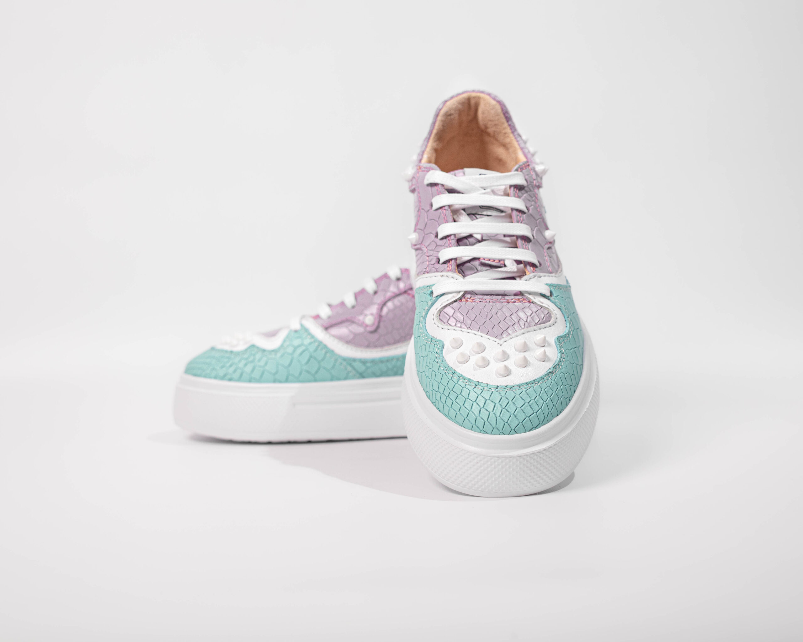 Low sneakers AS102-02