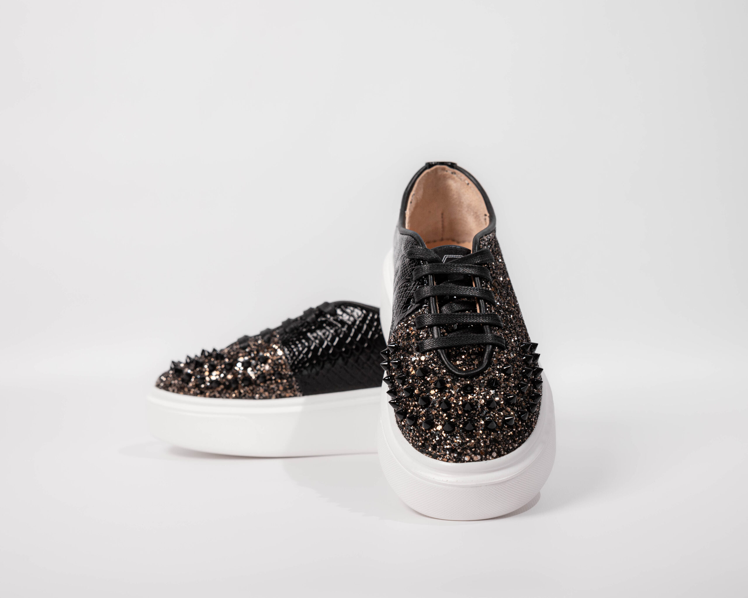 Low sneakers GG101-02