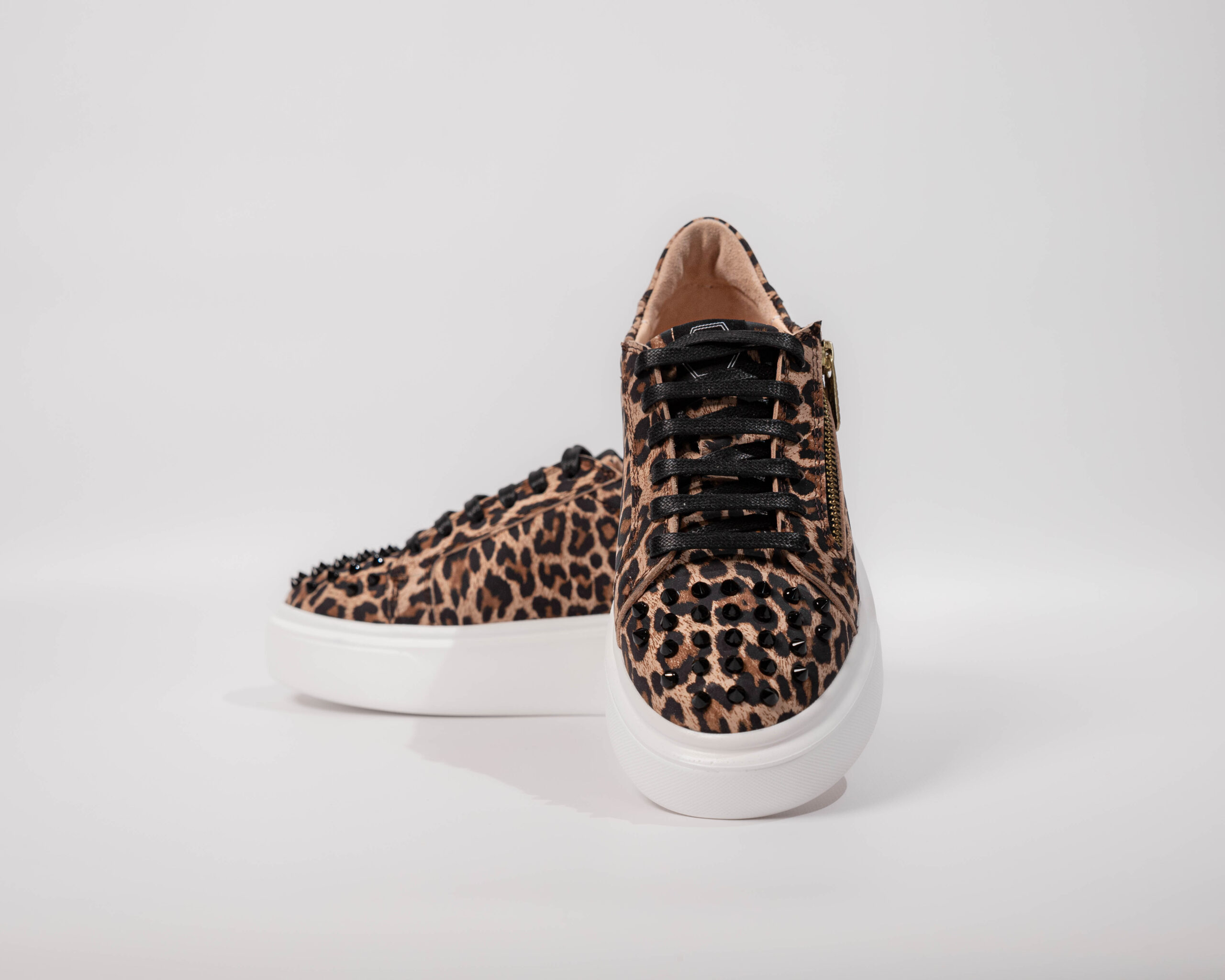 Low sneakers FEM101-01