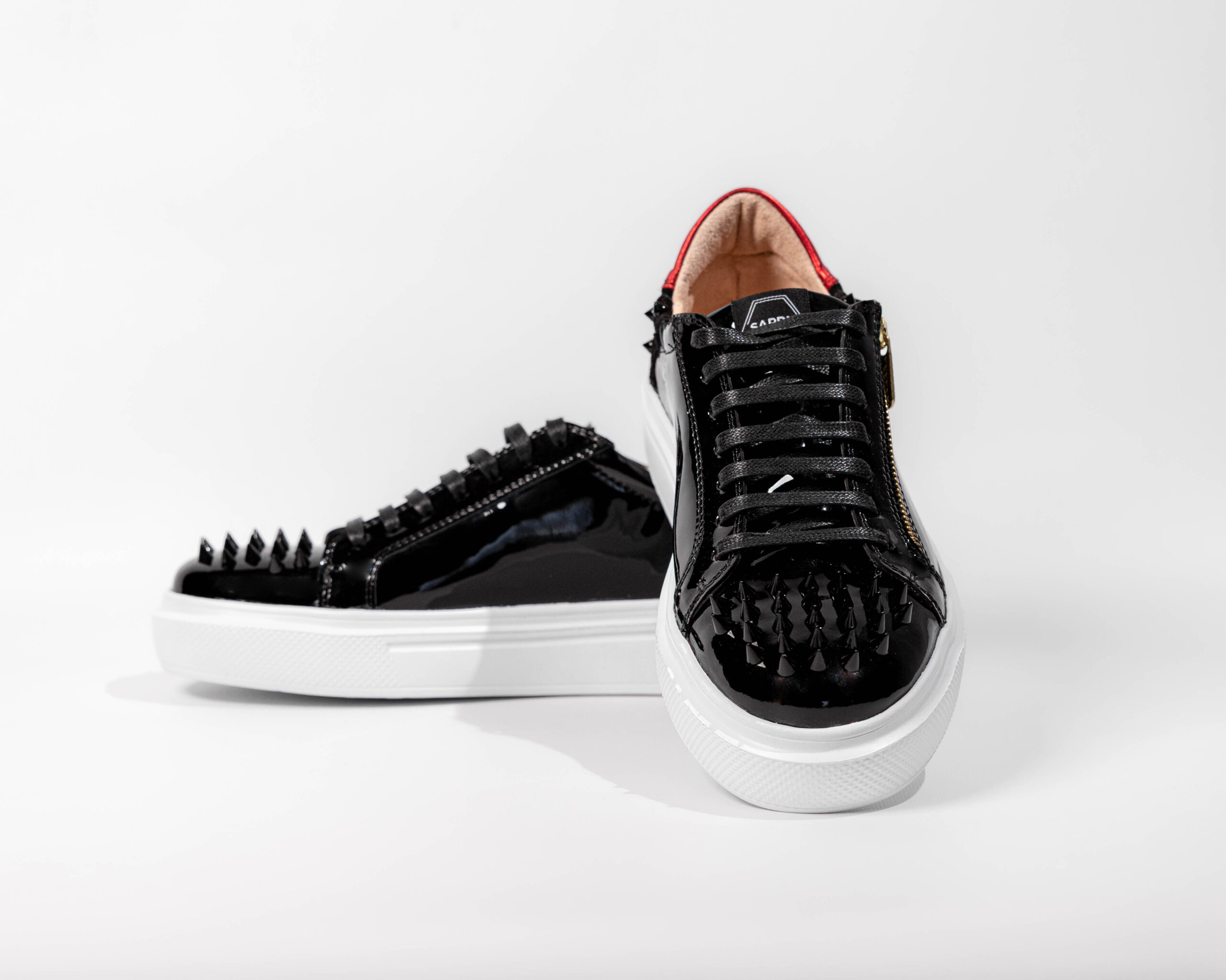 Low sneakers FEM102-03